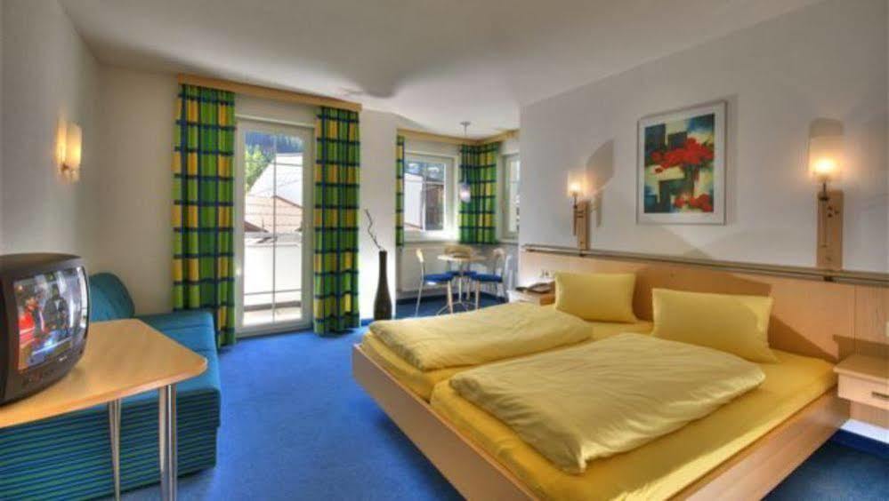 Petit Madlein Bed and Breakfast Ισγκλ Δωμάτιο φωτογραφία